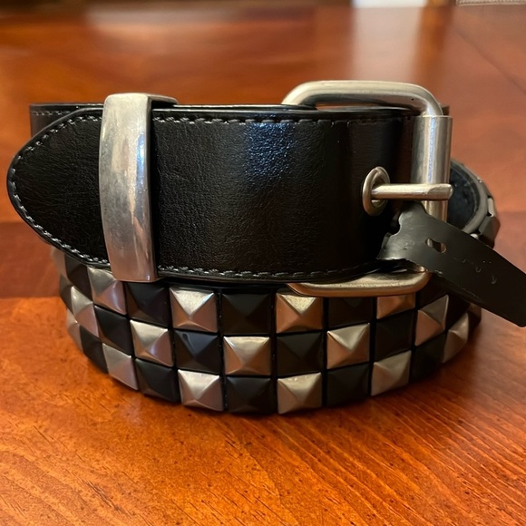 Black Italian Leather Studded Belt Silver Size 28 - Picture 1 of 5